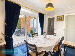 Dining room- click for photo gallery